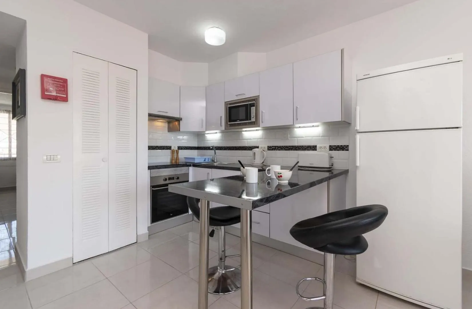 Castle Harbour 8 Apartment Los Cristianos  Spain